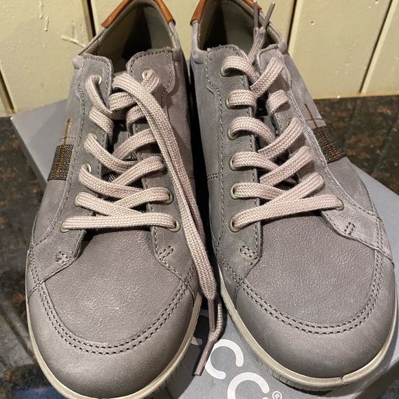 Ecco Grey sneakers - Picture 1 of 6